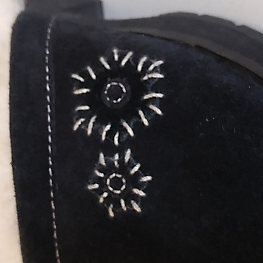 UGG Black  Sheepskin Lined Clogs Girls Youth 5237 - Picture 16 of 16